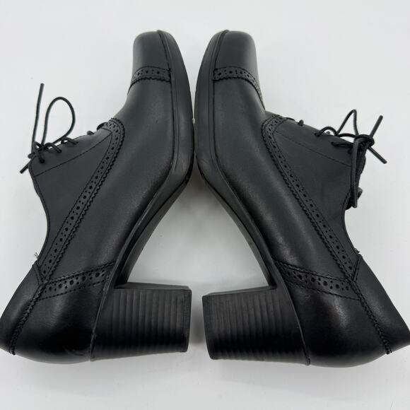 CLARKS Lace Up Ankle Boot Size 8 Womens Black Block Heel Witchy Brogue Retro - Picture 4 of 8